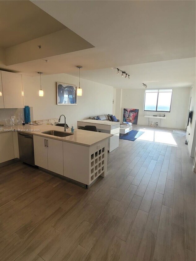 Foto principal - 999 SW 1st Ave