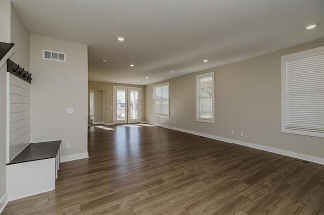 Foto del edificio - Brand New 5 bed/3.5 bath