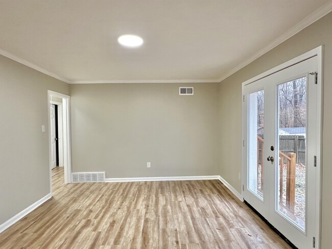 Building Photo - 3756 Vanderwood Dr