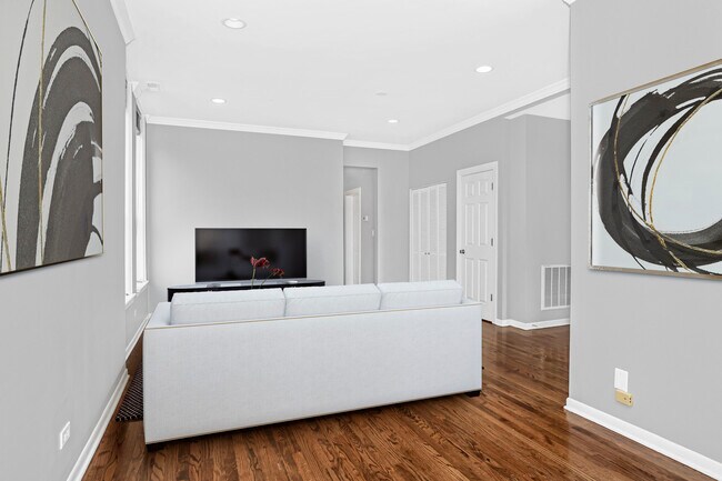 Foto del edificio - 1658 W Belmont Ave