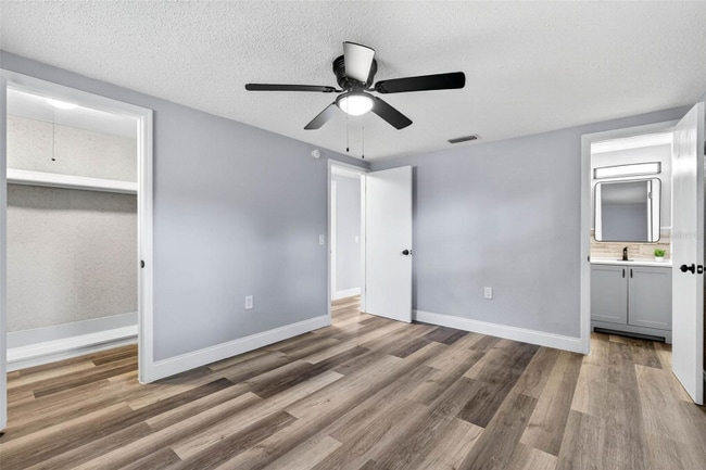 Building Photo - 6841 Tierra Linda St