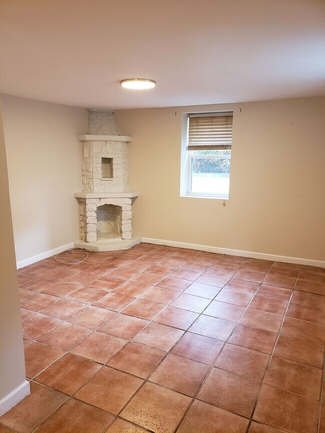 Foto del edificio - 219 McElroy Ave