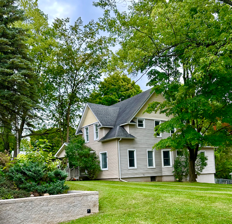 Primary Photo - 102 E Houghton Ave