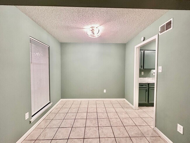 Foto del edificio - Newly Rehabbed Home in Raleigh - Open To Section 8