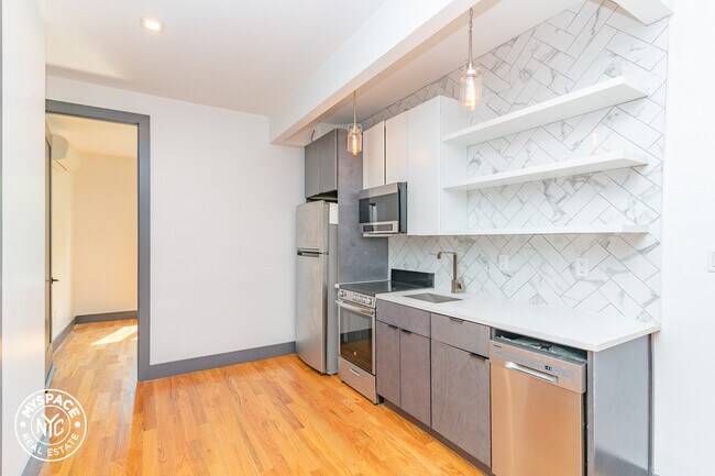 Foto del edificio - 294 Grove St
