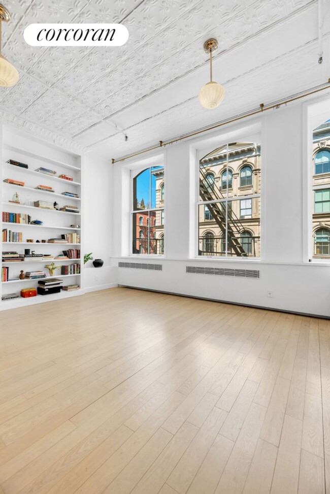 Building Photo - 463 Broome St
