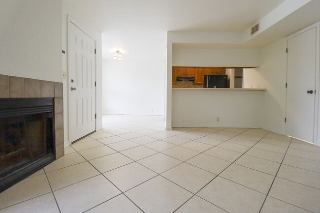 Building Photo - 2433 E 87th St