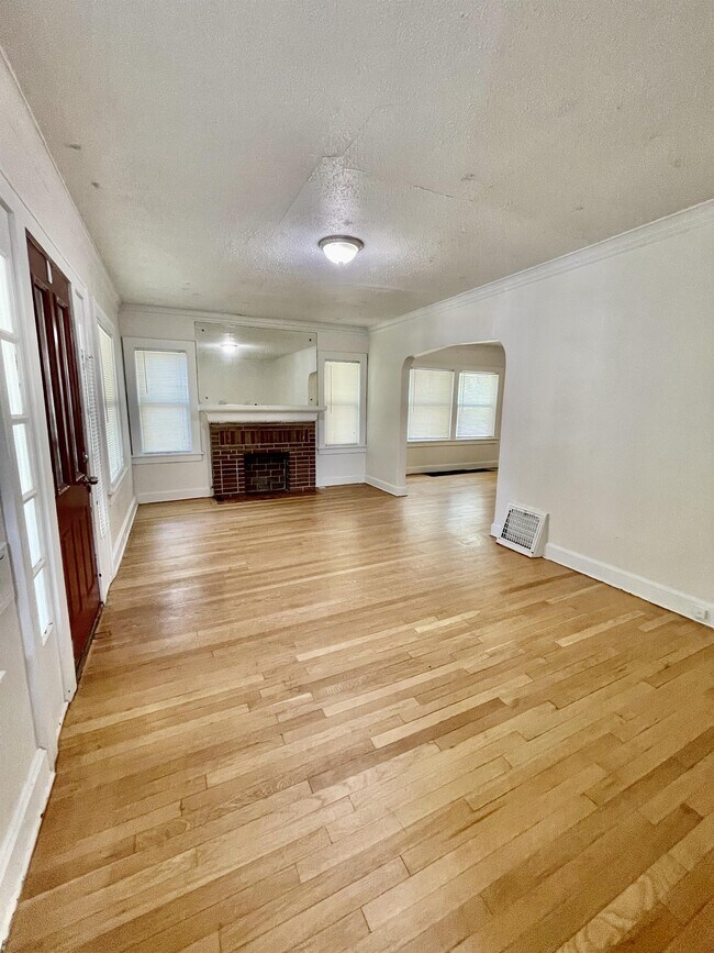 Foto del edificio - 5101 Highland Ave