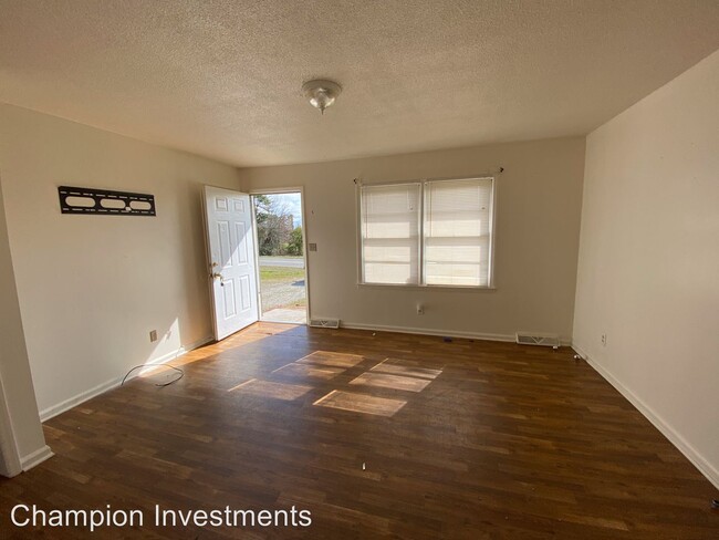 Building Photo - 622 Margrace Rd