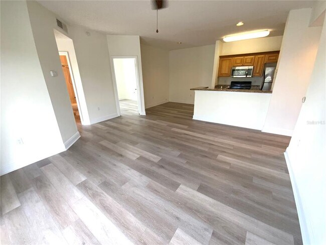 Building Photo - 10110 Winsford Oak Blvd