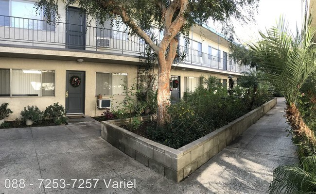 Foto del edificio - 7253 Variel Ave