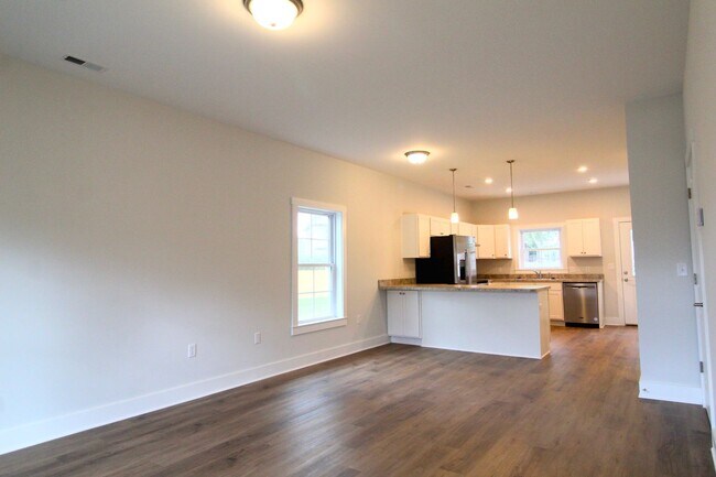 Building Photo - Brand New Townhome for rent new Downtown H...