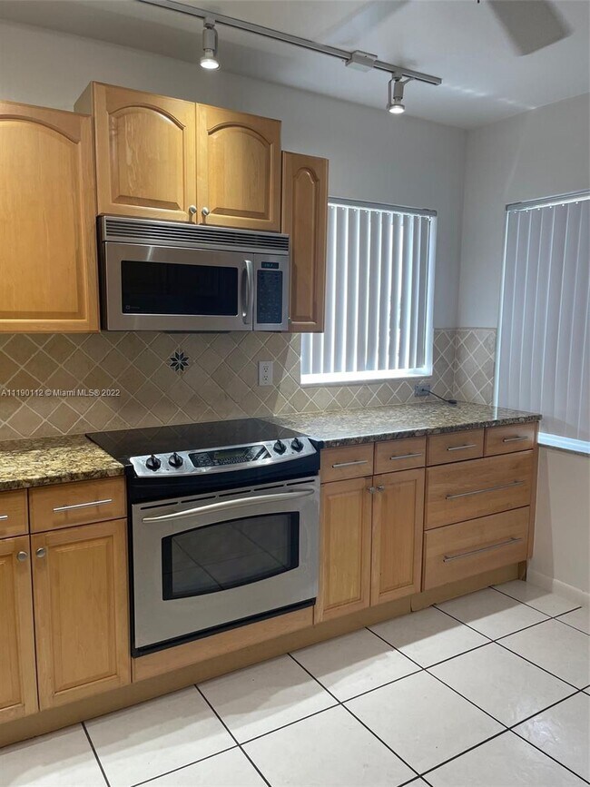 Building Photo - 1050 Atlantic Shores Blvd