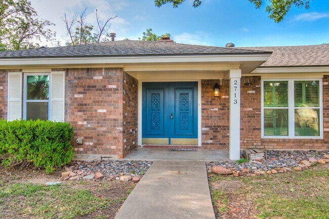 Foto del edificio - 2713 Canyon Creek Dr