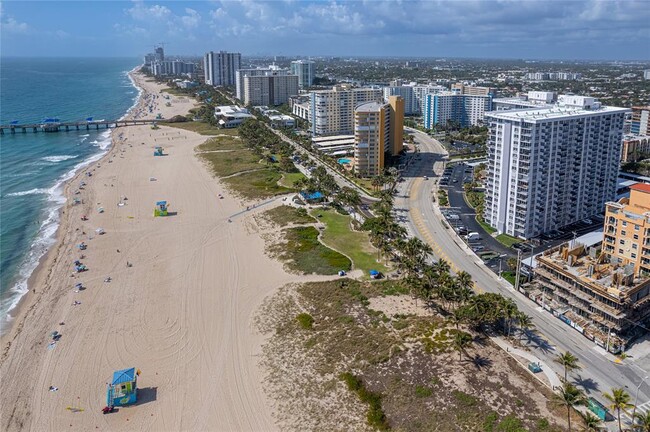 Building Photo - 405 N Ocean Blvd