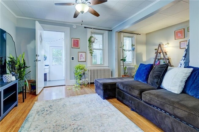 Building Photo - 284 Benton St