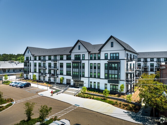 Building Photo - The Quarter House Apartments
