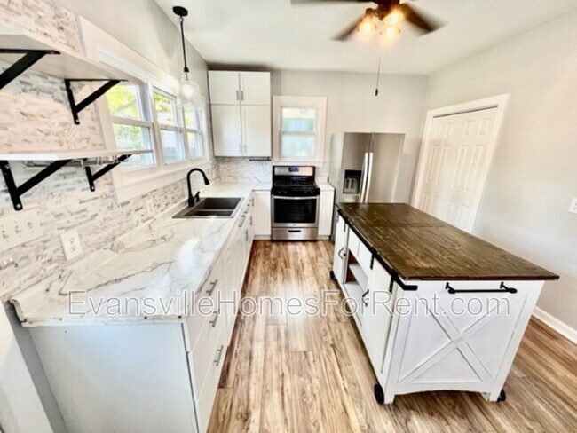 Foto del edificio - 1618 Stinson Ave