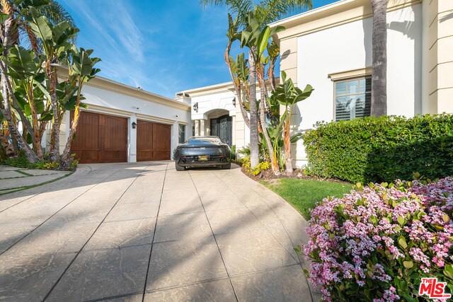Building Photo - 9329 Nightingale Dr