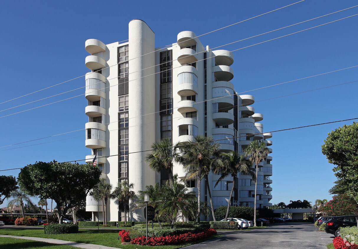 Coastal House Condos Apartments in Delray Beach, FL