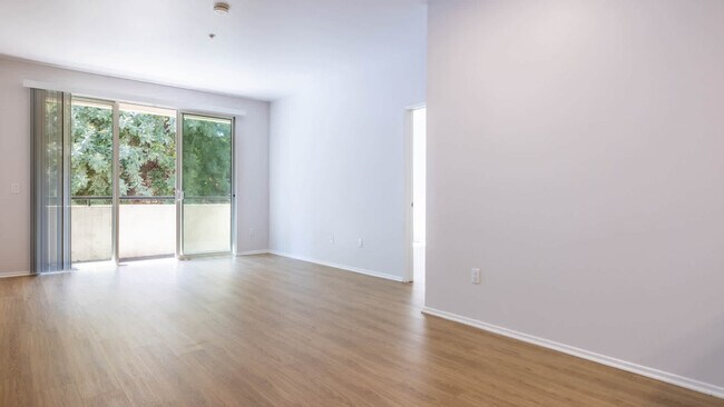 Sala de estar con balcón - Lindley