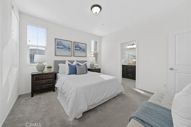 Foto del edificio - 747 Savi Dr