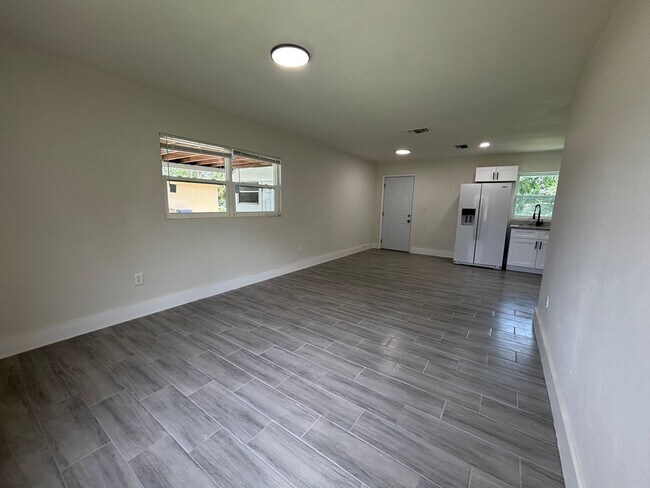 Foto del edificio - 579/581 WOOD AVE