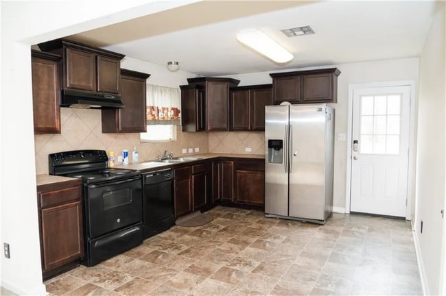 Building Photo - 48295 Labonte Ln