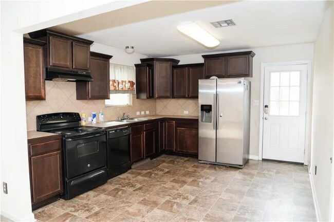 Foto del edificio - 48295 Labonte Ln