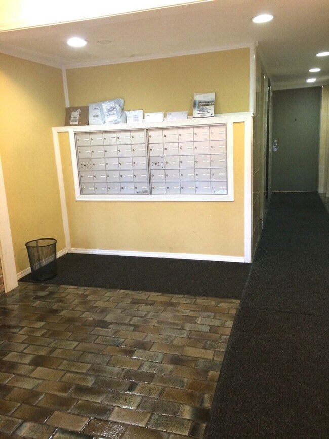 Foto del edificio - 510 W Fullerton Pkwy