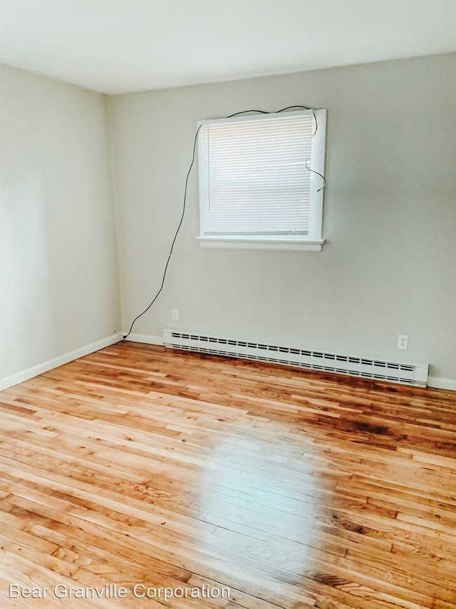 Building Photo - 3 br, 1 bath House - 12 E 34th St