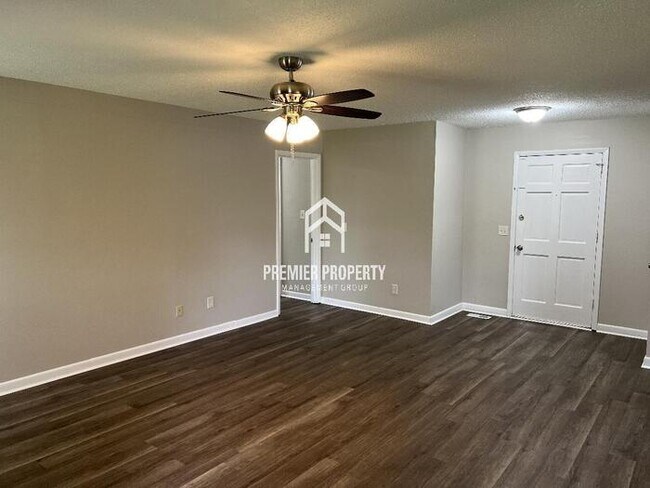 Foto del edificio - 6119 Rickwood Dr NW