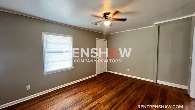 Building Photo - 4011 Victor Dr