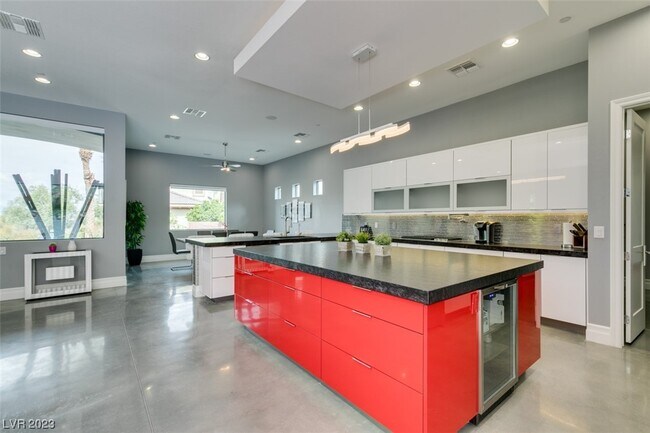 Foto del edificio - 1395 Quiet River Ave