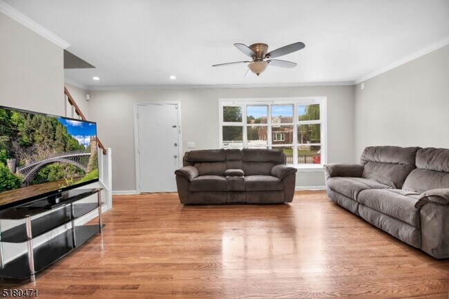 Foto del edificio - 1035 E 27th St