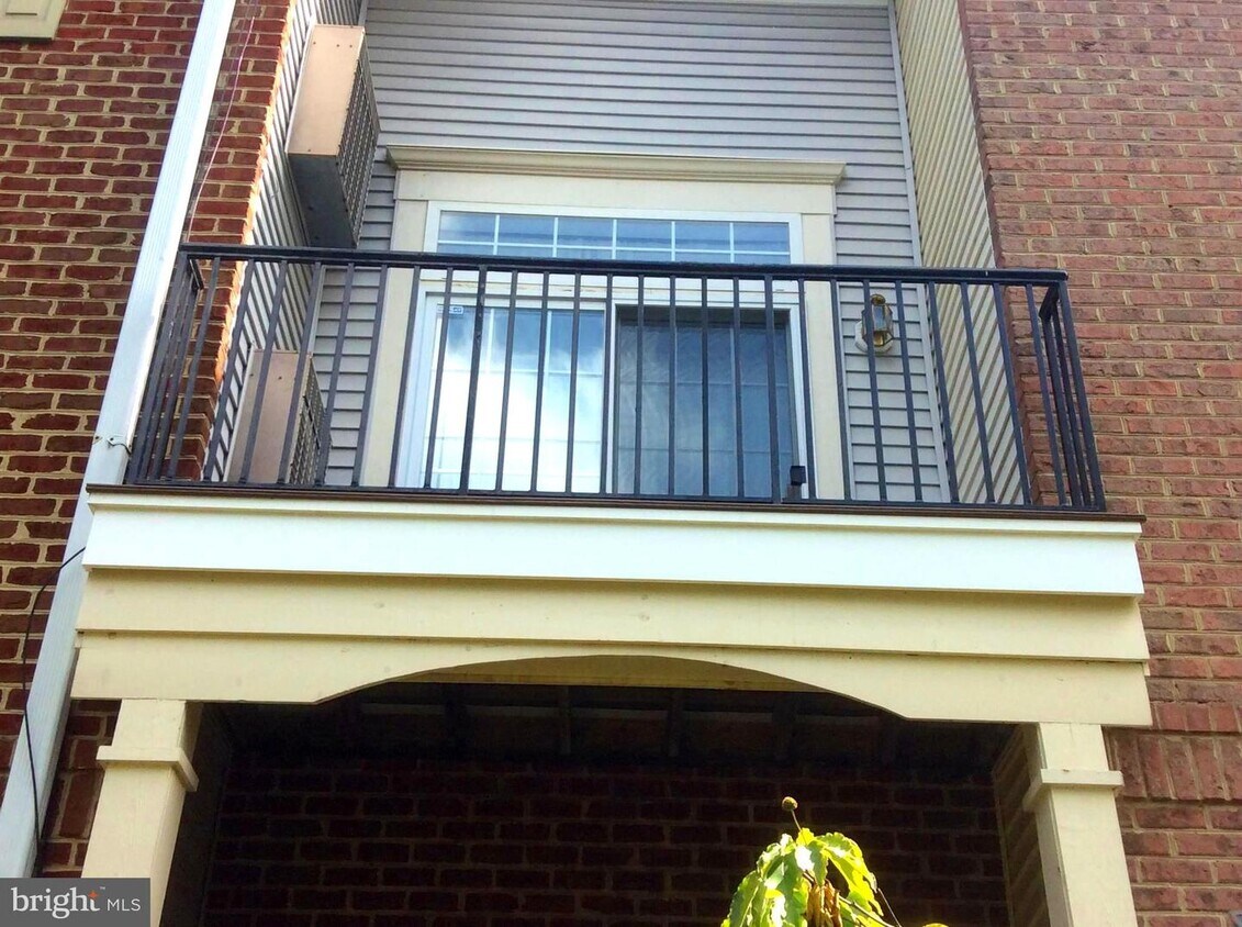 Primary Photo - 1517 Post Oak Dr