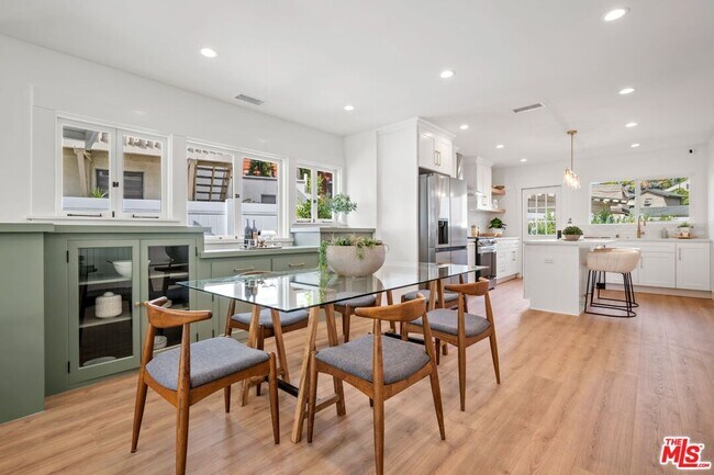 Foto del edificio - 2616 Abbot Kinney Blvd