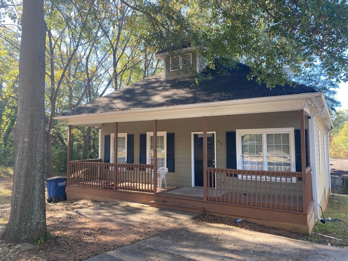 Primary Photo - 3BR 2 Bath Home! Available soon! Pet frien...