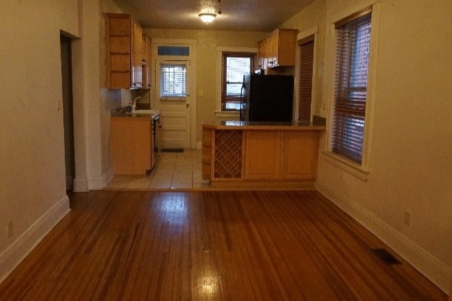 Dining Area - 1664 Vine St