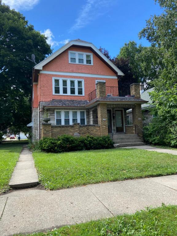 Building Photo - 3925 N 42nd St