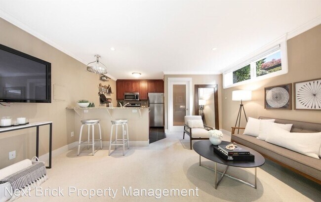 Building Photo - Studio, 1 bath House - 337 2nd Ave S #102