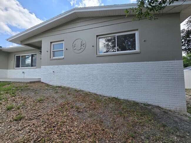 Building Photo - Charming 3BR House in Beverly Hills