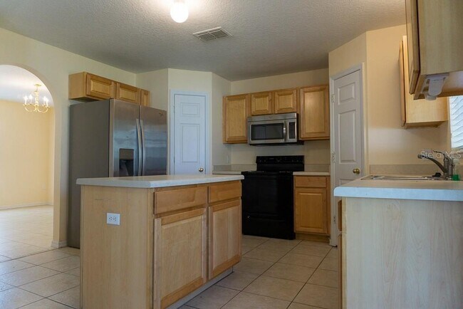 Building Photo - 442 Hammerstone Ave