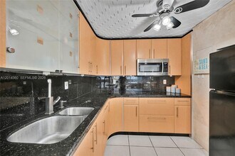Building Photo - 6039 Collins Ave