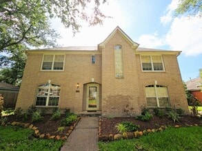 Building Photo - 2502 Fairwind Dr