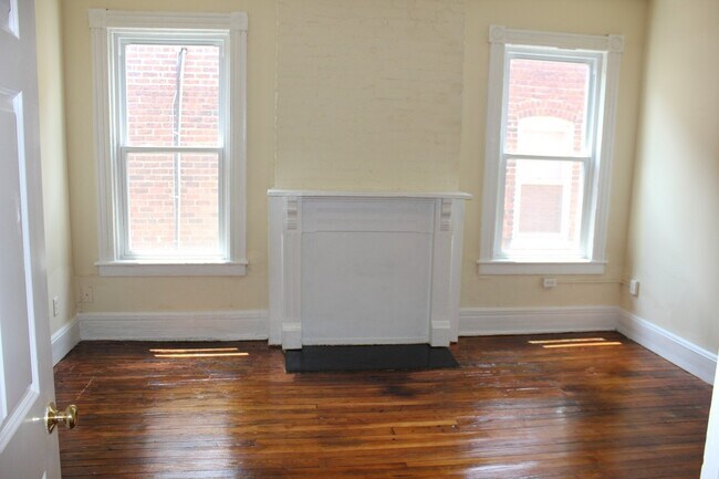 Foto del edificio - SPACIOUS 4BR/2BA ROW HOUSE CLOSE TO VCU! 9...