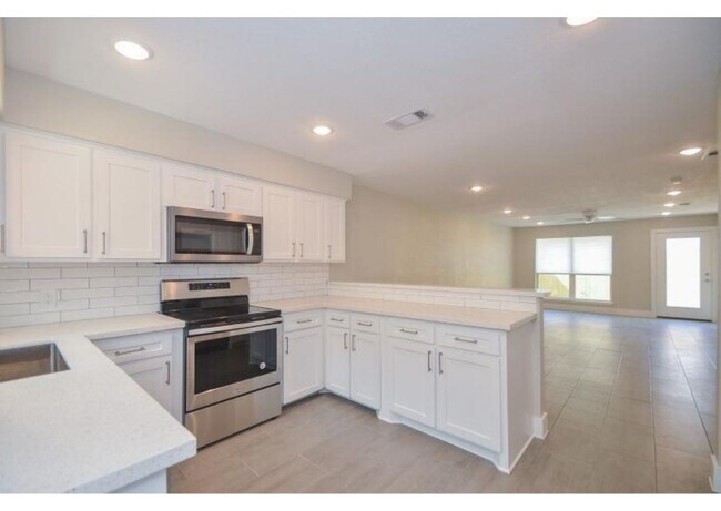 Foto del edificio - 6315 Bowers St