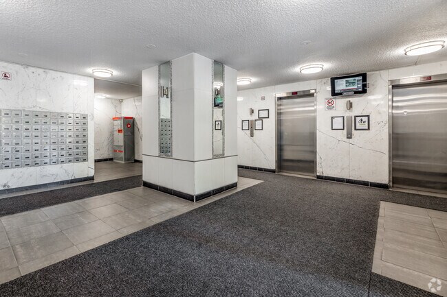 Hall d'entrée - 2 Secord Ave