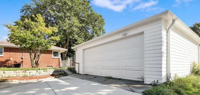 Building Photo - 3452 1st Ave