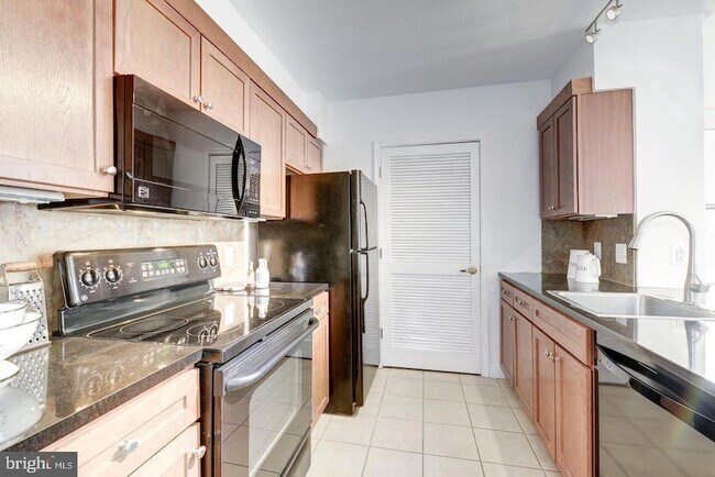 Foto del edificio - 631 D Street NW